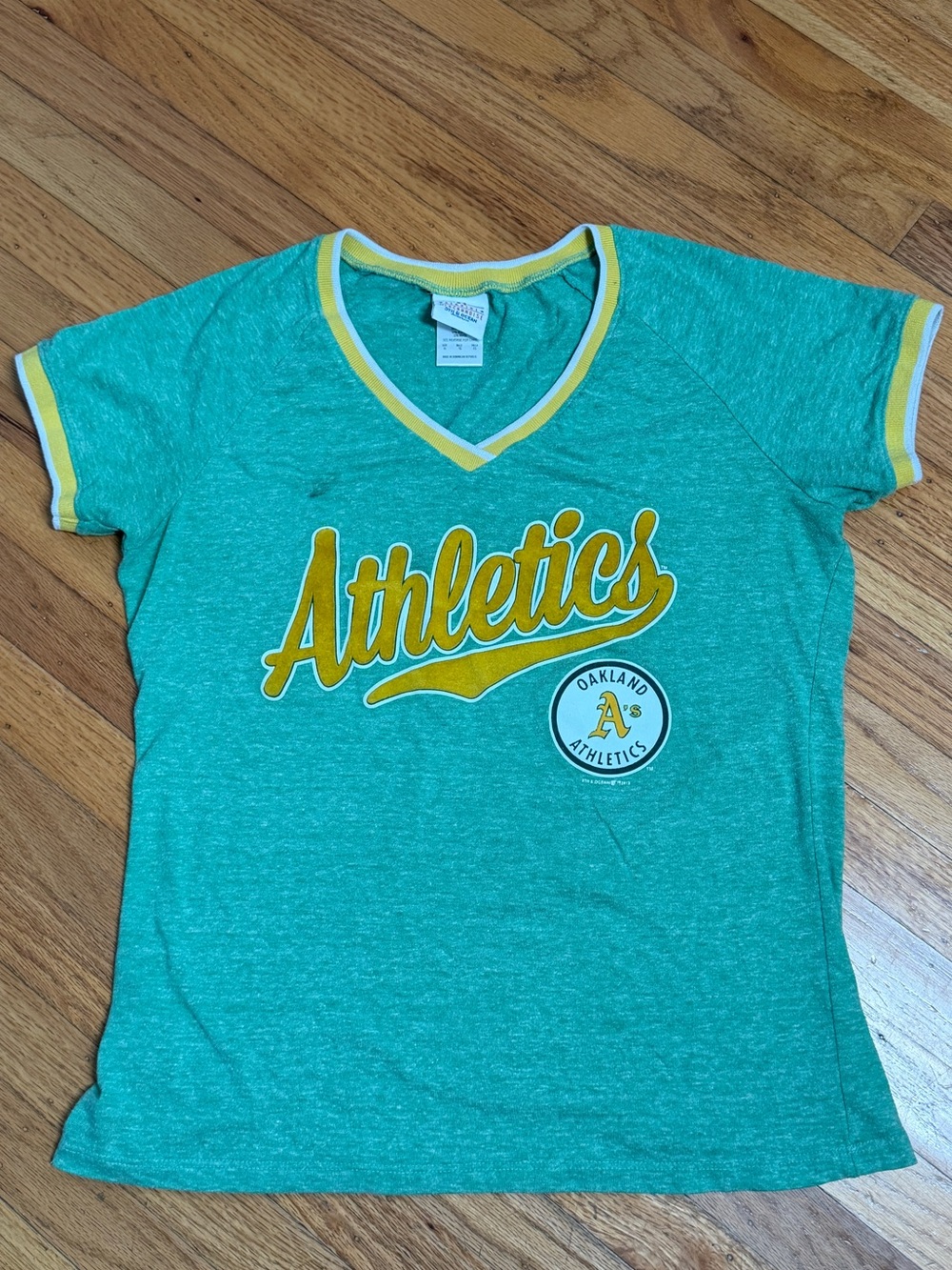 Oakland Athletics Womens XL V-Neck Graphic T Shirt MLB 5th & Ocean Heather Green
